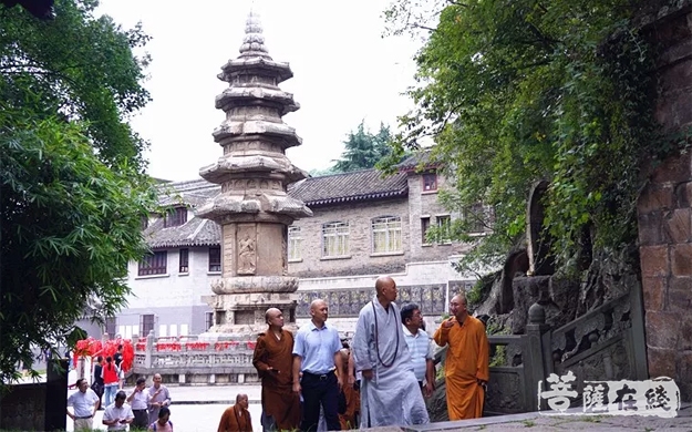 佛教-广西壮族自治区民宗委一行参访南京栖霞古寺