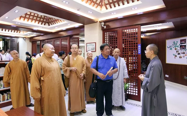 鸡鸣寺-广西壮族自治区民宗委一行赴南京鸡鸣寺参访交流