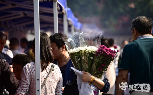 中元节-中元节祭祖  厦门南普陀寺提倡文明祭祀
