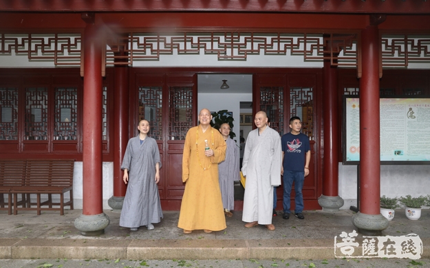 台风-道慈大和尚一行赴梵音古洞等寺院检查防台抗台工作