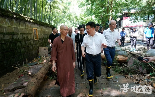 宁波-宁波天童禅寺灾后自救工作有序展开