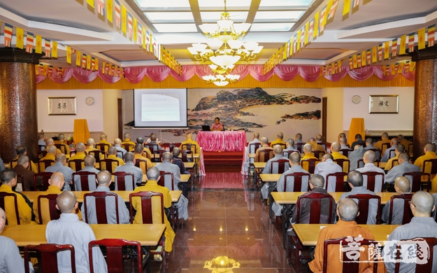 佛教-普陀山佛教协会组织全山执事学习新修订的《浙江省宗教事务条例》
