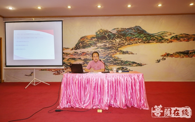 佛教-普陀山佛教协会组织全山执事学习新修订的《浙江省宗教事务条例》
