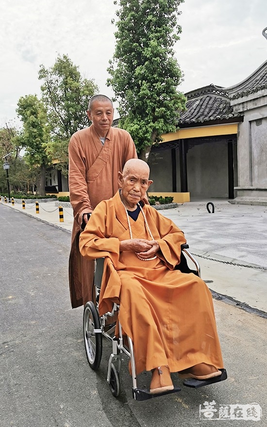 佛教-云南一百零三岁高僧明道长老赴盐城盘龙古寺开示