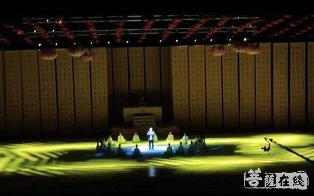 佛教-法华法师在世界梵音艺术节上演唱佛教歌曲