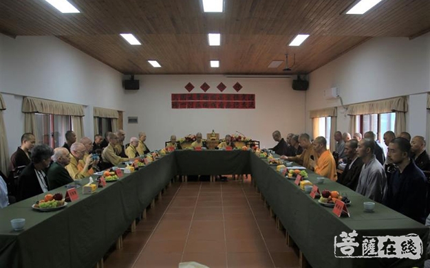 云居山-美国万佛城恒实长老一行回云居山真如禅寺礼祖