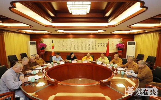 佛教-绍兴市佛教协会五届六次会长会议在炉峰禅寺举行