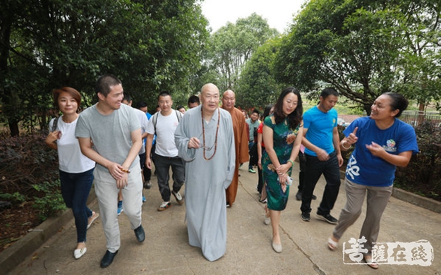 桂阳-圣辉大和尚出席桂阳苦志育才学校开学典礼