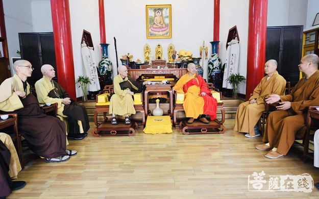 佛教-美国恒实法师率团前往南昌佑民寺寻根礼祖