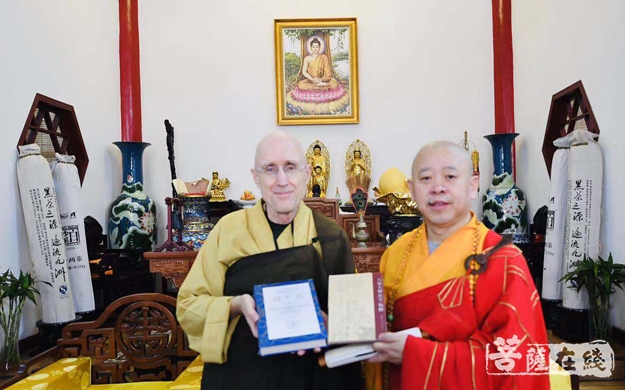 佛教-美国恒实法师率团前往南昌佑民寺寻根礼祖
