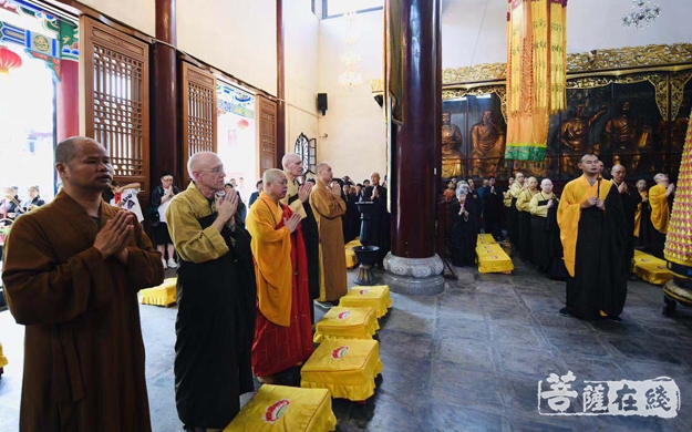 佛教-美国恒实法师率团前往南昌佑民寺寻根礼祖