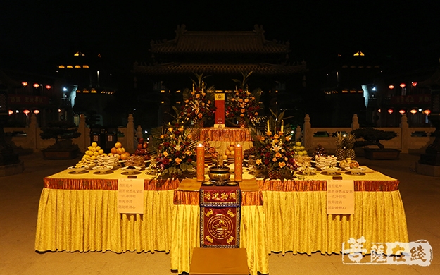 雪竇山資聖禪寺三壇大戒法會第十六日:二壇回覆 編壇散籤 拜月祈福 - 