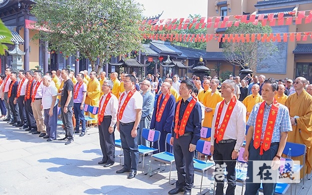 文化-庆祝新中国成立七十周年 上海宁国禅寺举行胡建宁个人藏品捐赠暨展览仪式