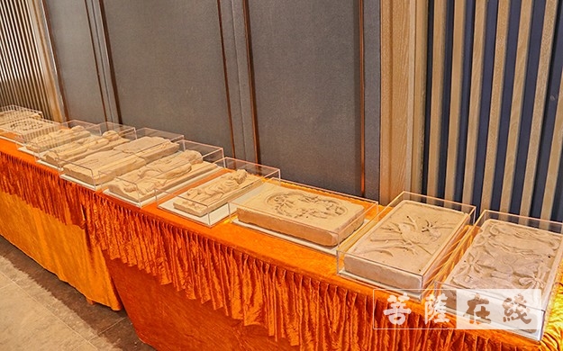 文化-庆祝新中国成立七十周年 上海宁国禅寺举行胡建宁个人藏品捐赠暨展览仪式