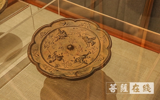 文化-庆祝新中国成立七十周年 上海宁国禅寺举行胡建宁个人藏品捐赠暨展览仪式