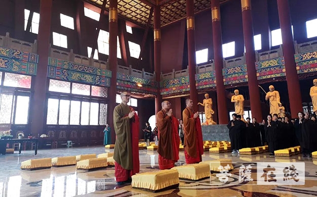 佛教-庆祝新中国成立70周年 泰山佛教界举行升国旗仪式