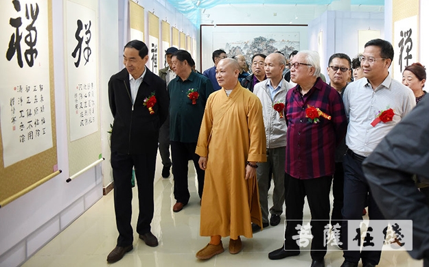 书法-烟台合卢寺庆祝新中国成立70周年书法艺术展开幕