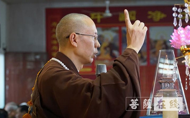 莲台寺天王殿隆度法师讲经说法(转载自:资阳佛教协会,原标题:"拨雾"