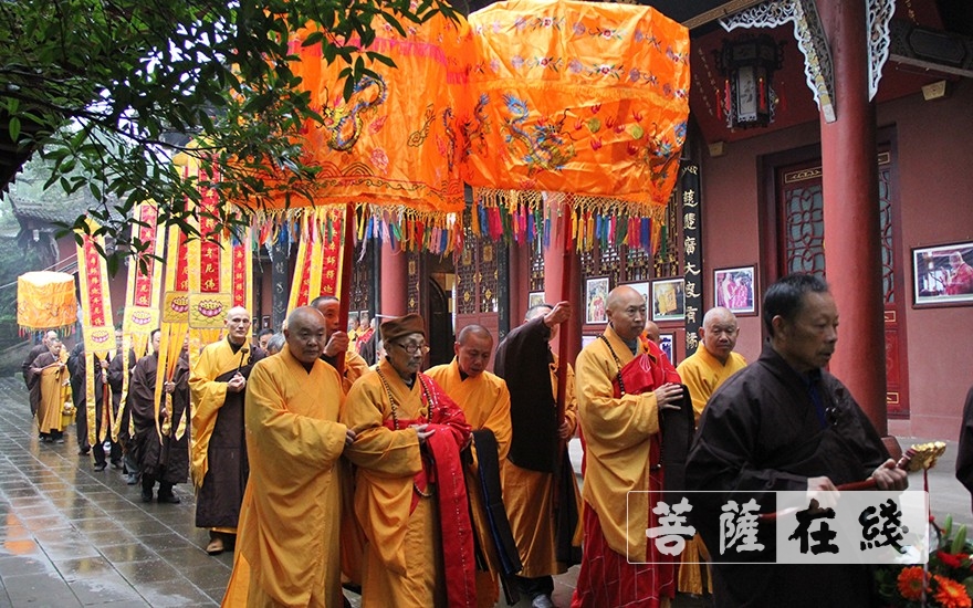 遂宁广德寺举行第十六届传授居士菩萨戒法会