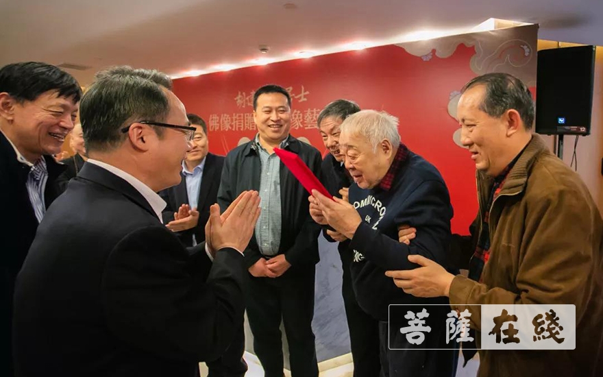 佛教-上海玉佛禅寺举行胡建宁老居士佛像捐赠和佛像艺术馆开馆仪式