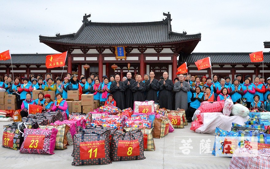 如东县-无锡开原寺、如东寿圣寺“初冬送温暖”公益活动圆满