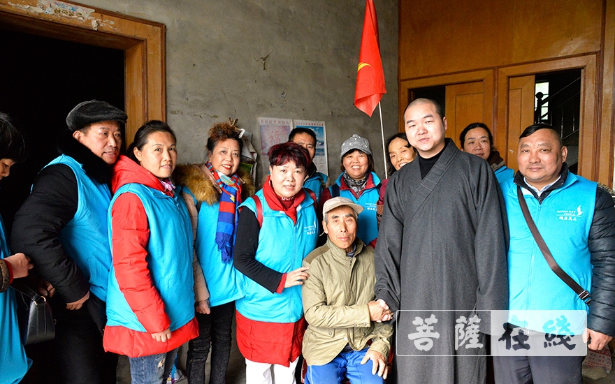 如东县-无锡开原寺、如东寿圣寺“初冬送温暖”公益活动圆满