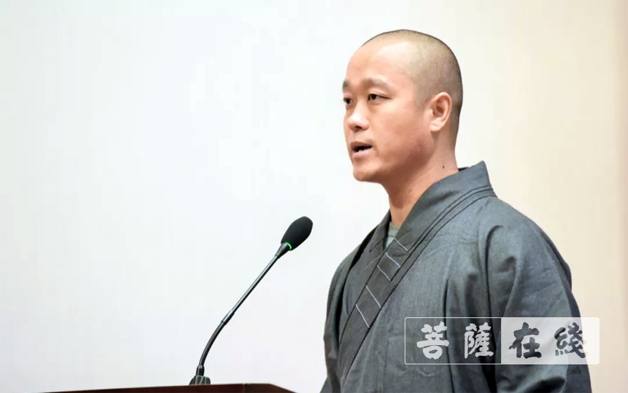 浙江佛学院副院长兼教务长持定法师,副教务长通礼法师,法光法师,居士