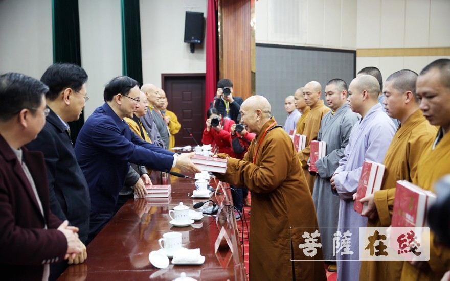 佛教-携手同行廿载  不忘初心报四恩——赣州市佛协成立二十周年庆典