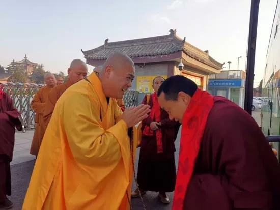 佛教-西藏藏传佛教重要代表人士培训班一行参访法门寺