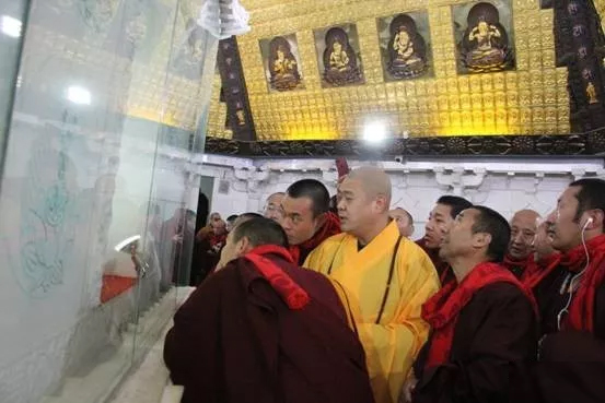 受到了法門寺監院,法門寺佛學院院長寬嚴法師,法門寺知客寬洋法師,後