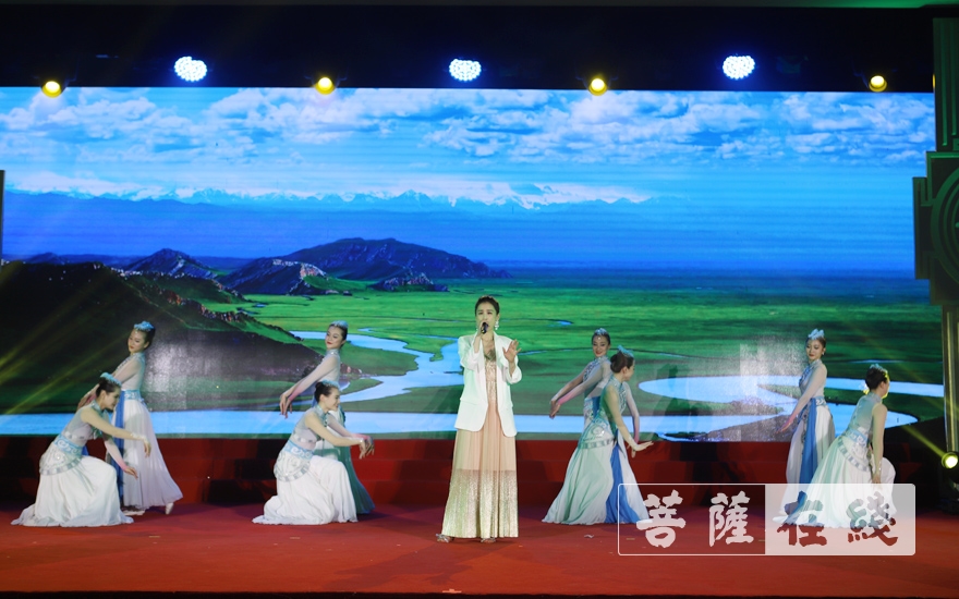 慈善-上海玉佛禅寺举行“祝福上海——2020上海市社会各界迎新年慈善晚会”
