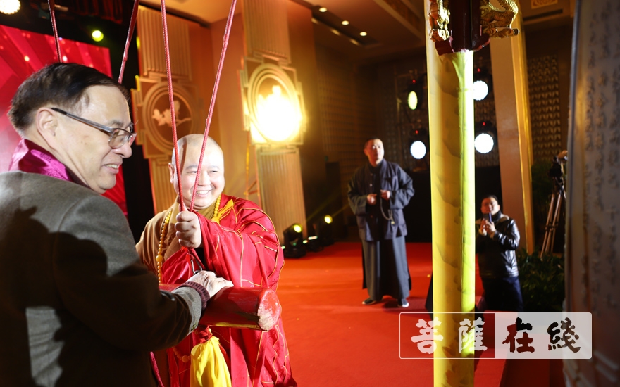 慈善-上海玉佛禅寺举行“祝福上海——2020上海市社会各界迎新年慈善晚会”