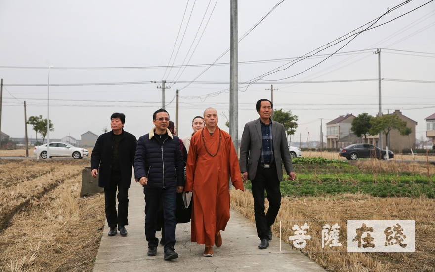 摄影-上海洪福寺举行腊八施粥慈善感恩活动