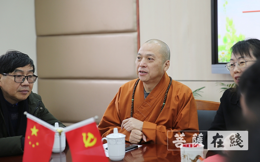摄影-上海洪福寺举行腊八施粥慈善感恩活动