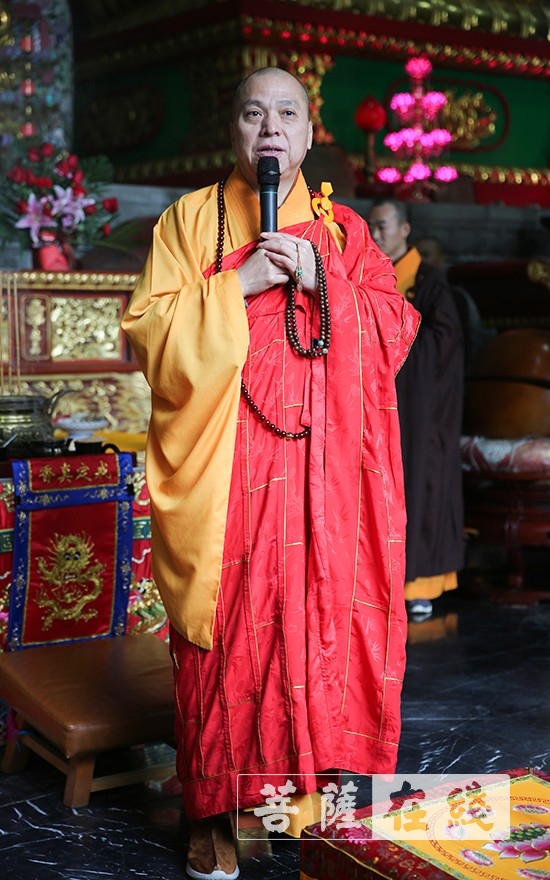 摄影-上海洪福寺举行腊八施粥慈善感恩活动