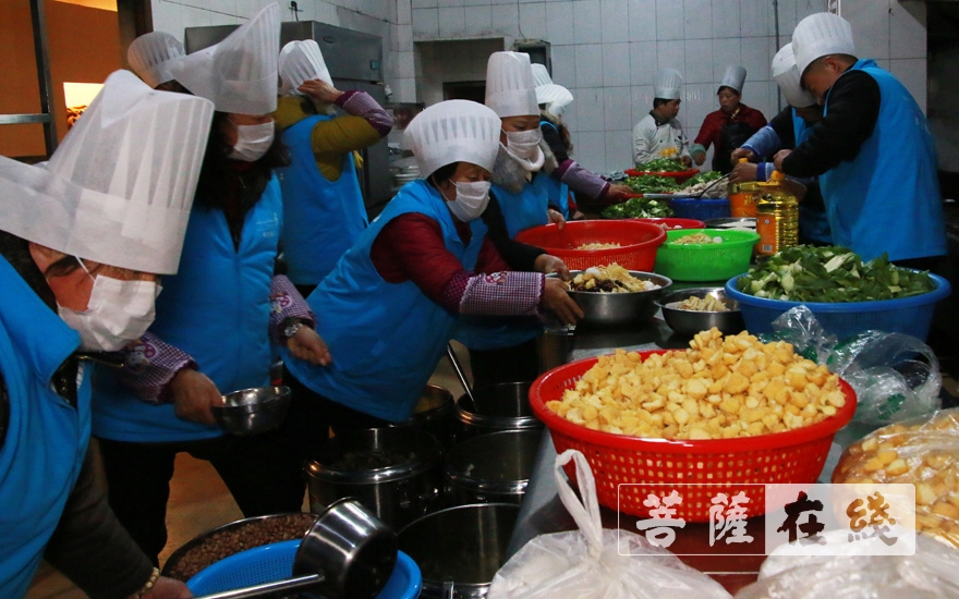 佛教-“慈善腊八 温暖锡城”无锡市开原寺举行慈善施粥盛会
