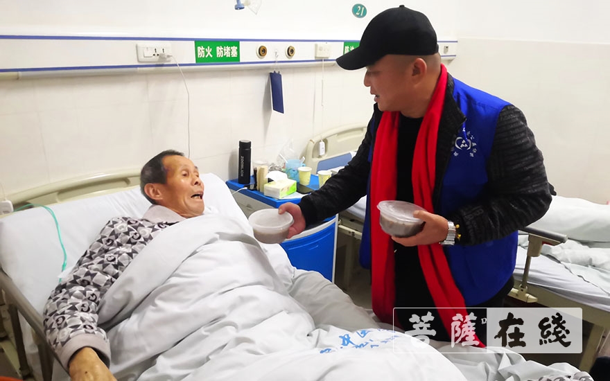湘阴-湖南湘阴法华寺举行“来吉祥 过腊八 幸福粥”温暖湘阴人民活动