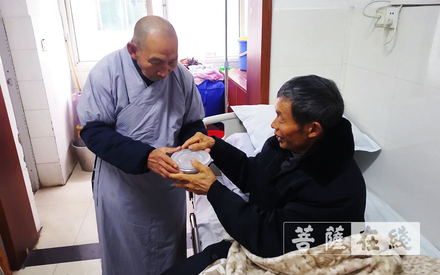 湘阴-湖南湘阴法华寺举行“来吉祥 过腊八 幸福粥”温暖湘阴人民活动