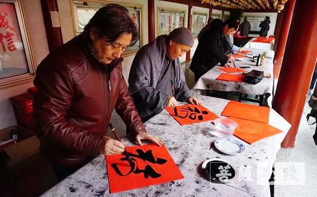鸡鸣寺-腊日迎春 佛佑福臻 南京鸡鸣寺举行送“福”活动