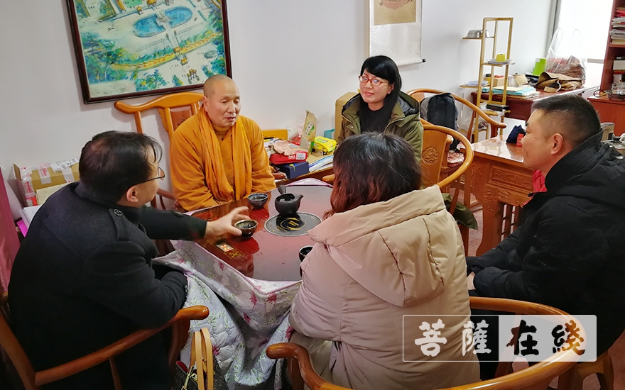 时政-汉中市民族宗教事务局领导赴天灯禅寺走访慰问
