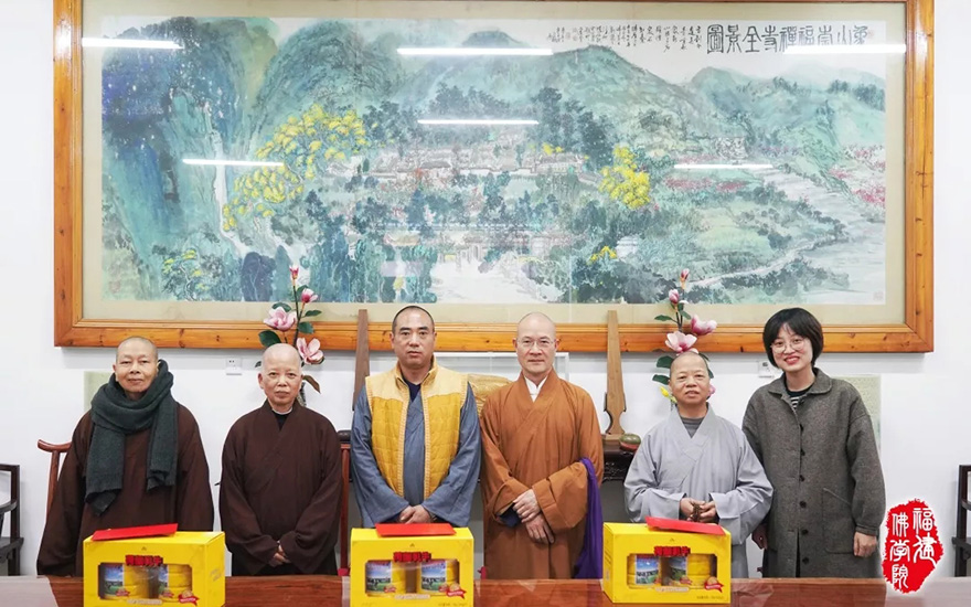 佛教-福建省佛教协会副会长本性大和尚慰问崇福寺常住老法师