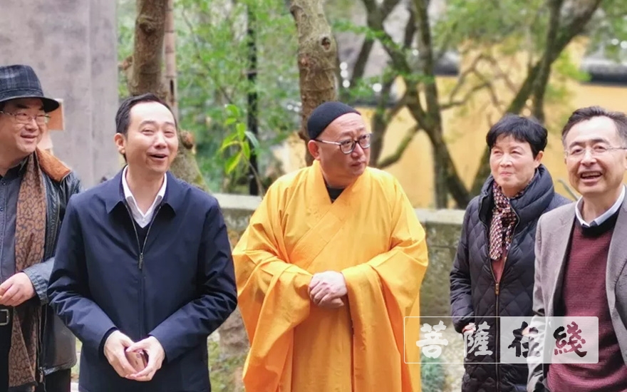大佛寺-绍兴市委统战部副部长许浩翔一行慰问新昌大佛寺
