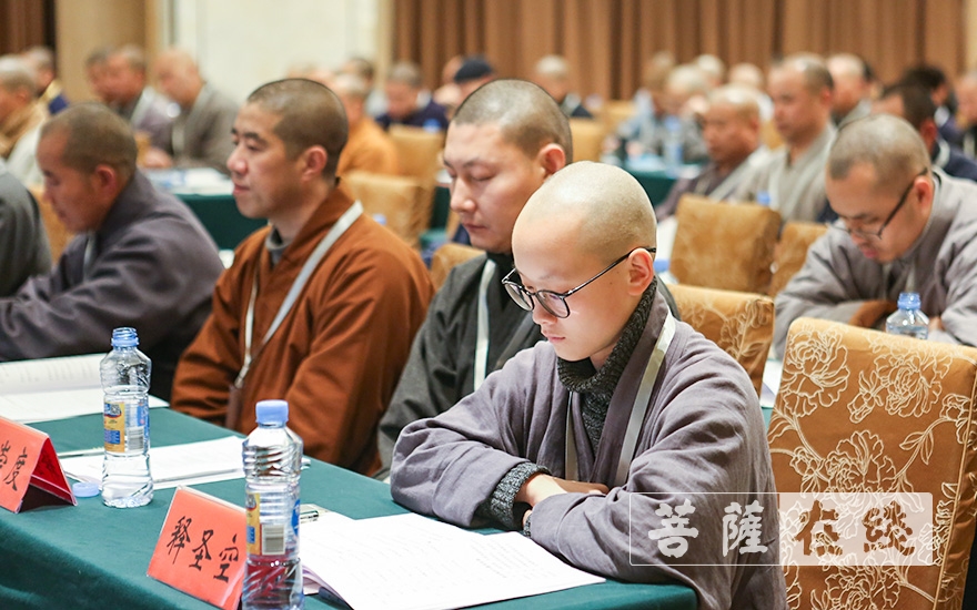 佛教-抚州市召开佛教第三次代表会议 学辉法师连任会长