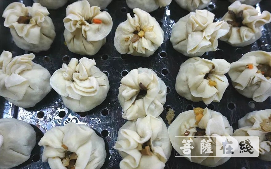 佛教-看视频学素菜，曹山宝积寺张灯结彩迎新年