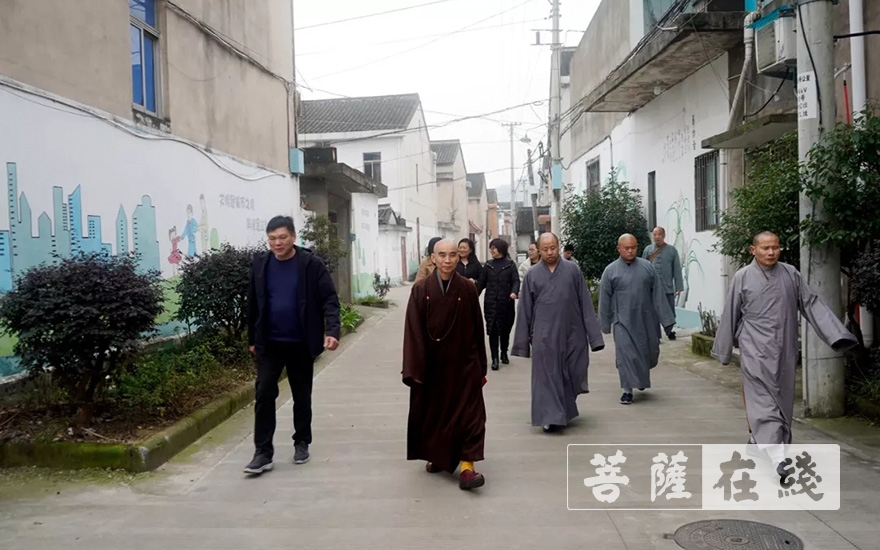 敬老院-天童禅寺方丈诚信大和尚赴东吴镇敬老院慰问