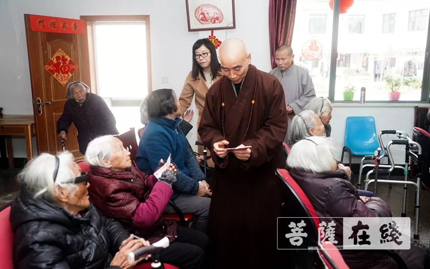 敬老院-天童禅寺方丈诚信大和尚赴东吴镇敬老院慰问