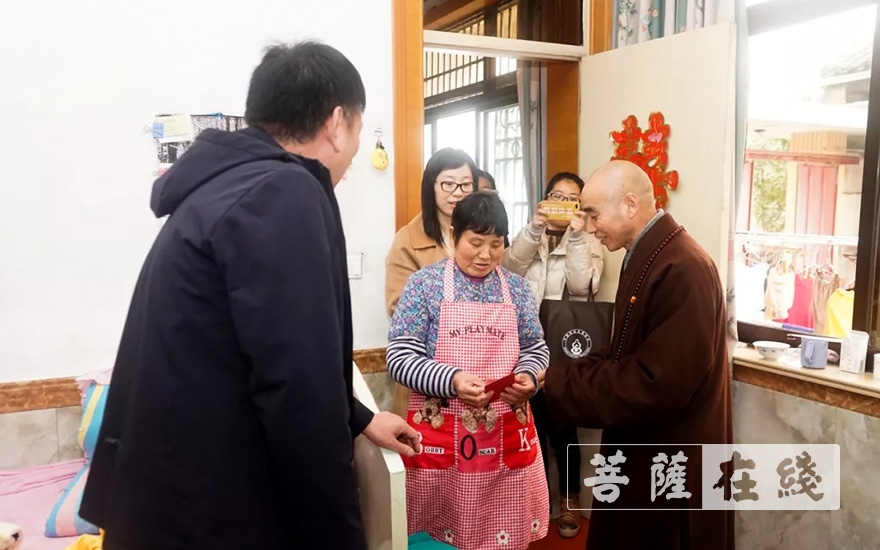 敬老院-天童禅寺方丈诚信大和尚赴东吴镇敬老院慰问