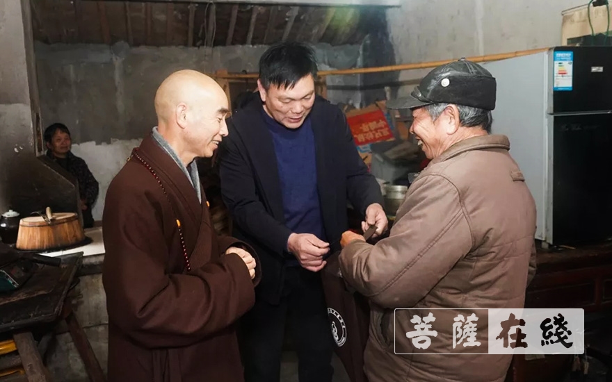 敬老院-天童禅寺方丈诚信大和尚赴东吴镇敬老院慰问