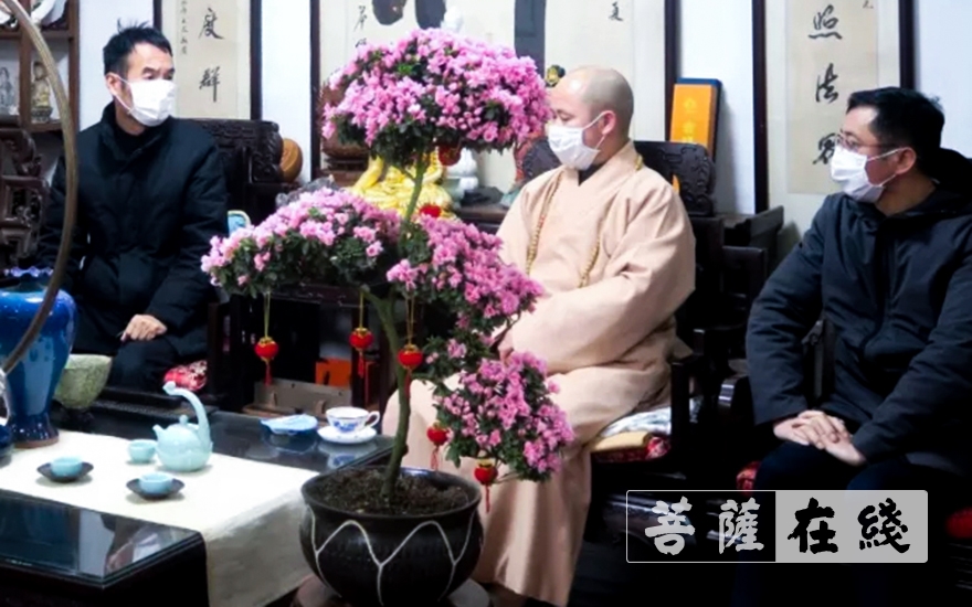 疫情-松江区委统战部副部长严俊到西林禅寺指导疫情防控工作