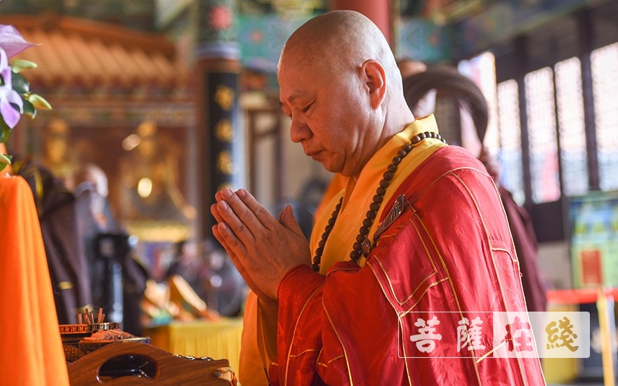 佛教-缅怀烈士，珠海普陀寺下半旗志哀